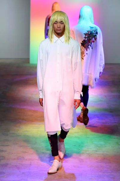 Look 12